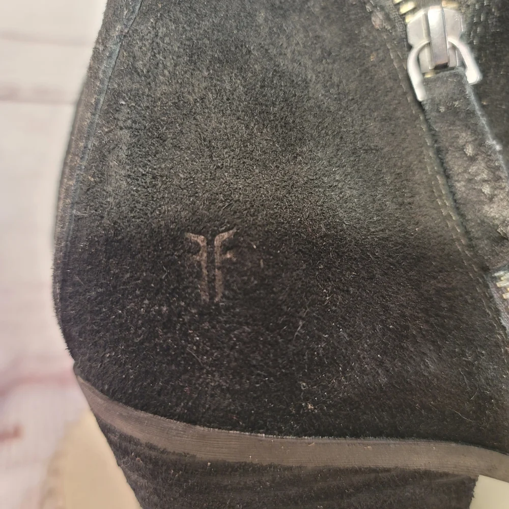 Frye Judith Black Suede Double Zip Bootie Size 8.5M
